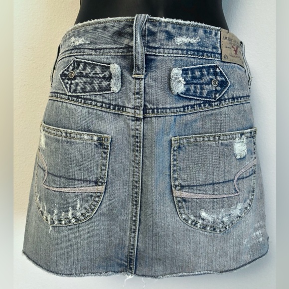 Vintage Women’s American Eagle Distressed Jean Denim Miniskirt Size 2 - Picture 4 of 6